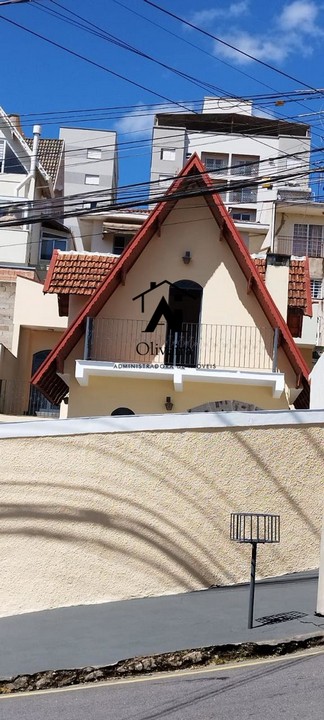 CA-Casa no jardim Centenário