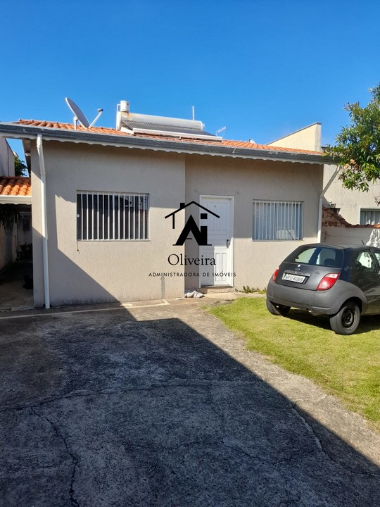 CASA NO CAMPO DAS AROEIRAS.